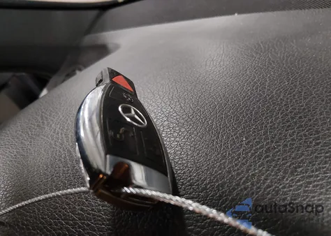 2012 Mercedes-Benz C 300 Sport 4Matic z USA, uszkodzony, nr VIN WDDGF8BB9CA721934